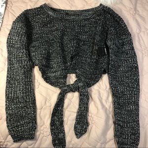 Cropped Tie up sweater